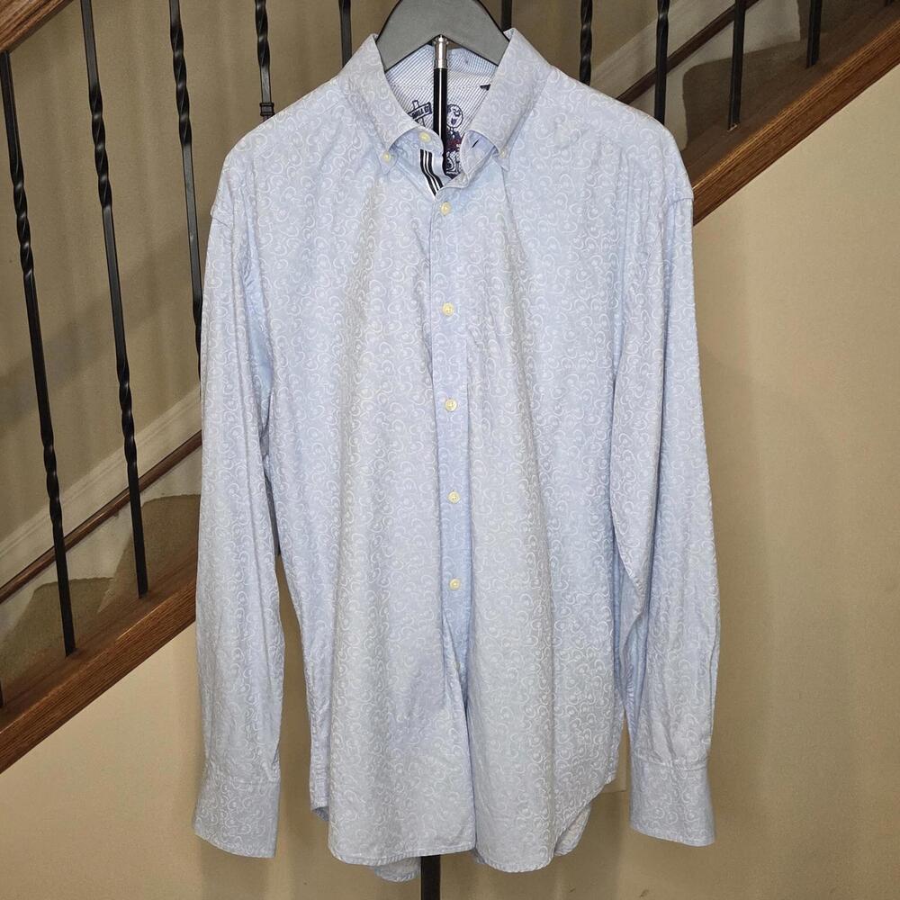 Robert Graham Men's Light Blue Button-Down Shirt with Subtle Pattern Moneybags